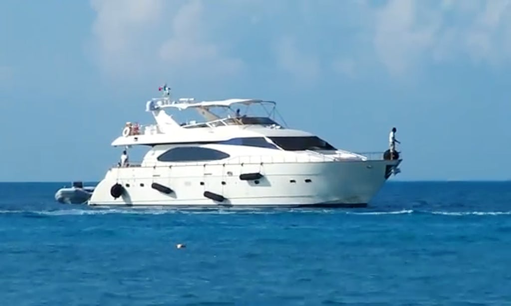 85 ft luxusná VIP jachta Azimut 